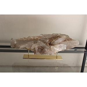 PRISME CRISTAL SUR SOCLE LAITON 