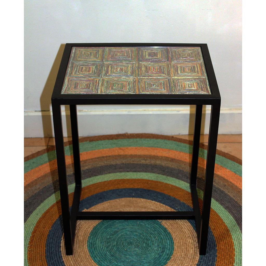 BOUT DE CANAPE EN MARQUETERIE DE PAPIER